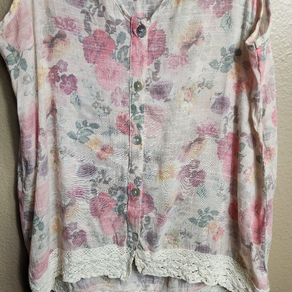 Eyelash Couture Semi-Sheer Watercolor Floral Sleeveless Buttonfront Top-Size M - Picture 2 of 6